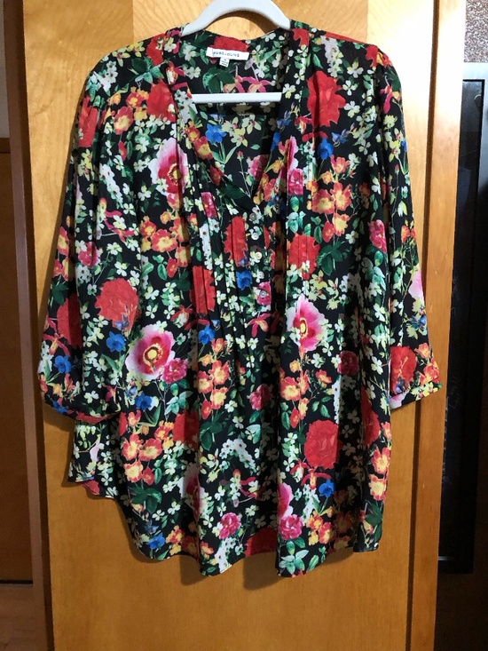 Rose & Olive Tops - Rose and Olive multi colored 3/4 sleeves